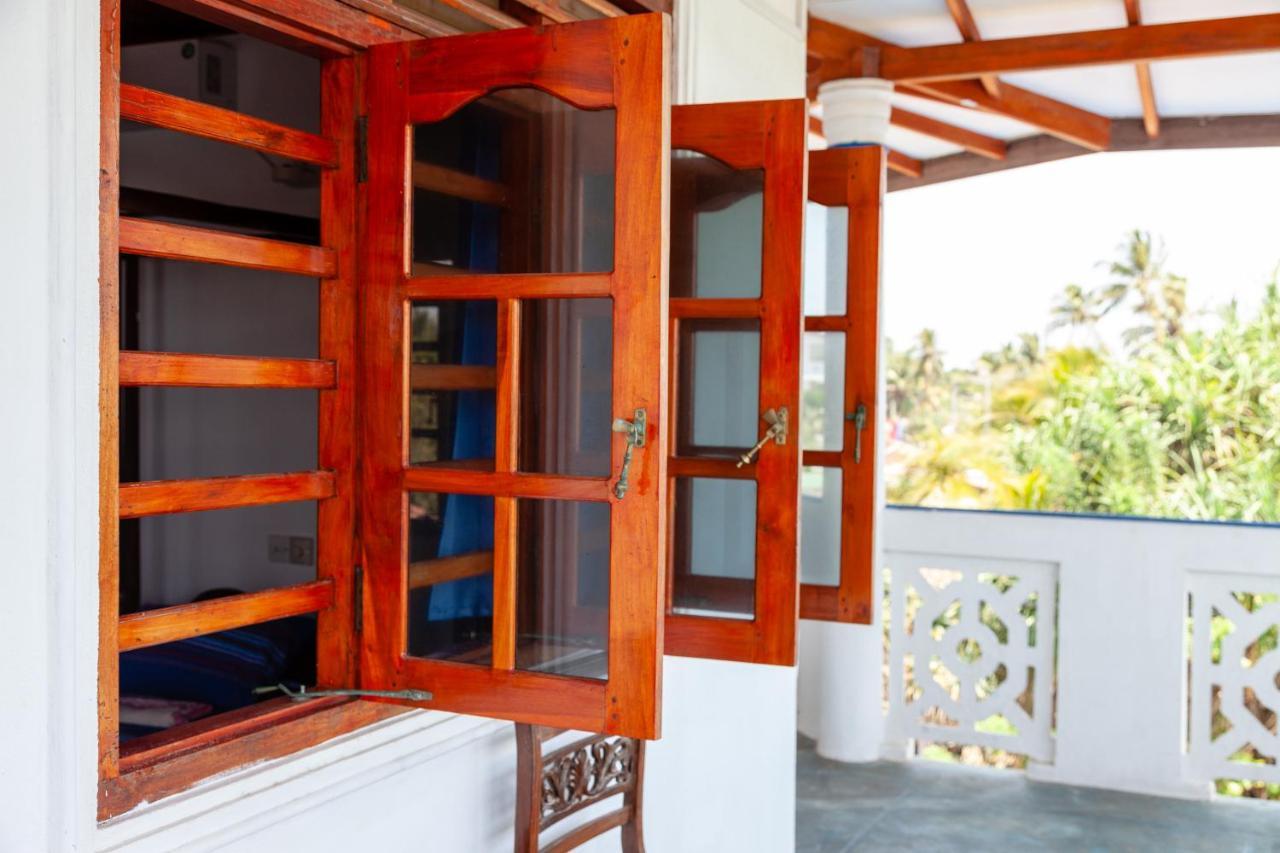 Bluewhale Beach Hotel Tangalle Exterior photo