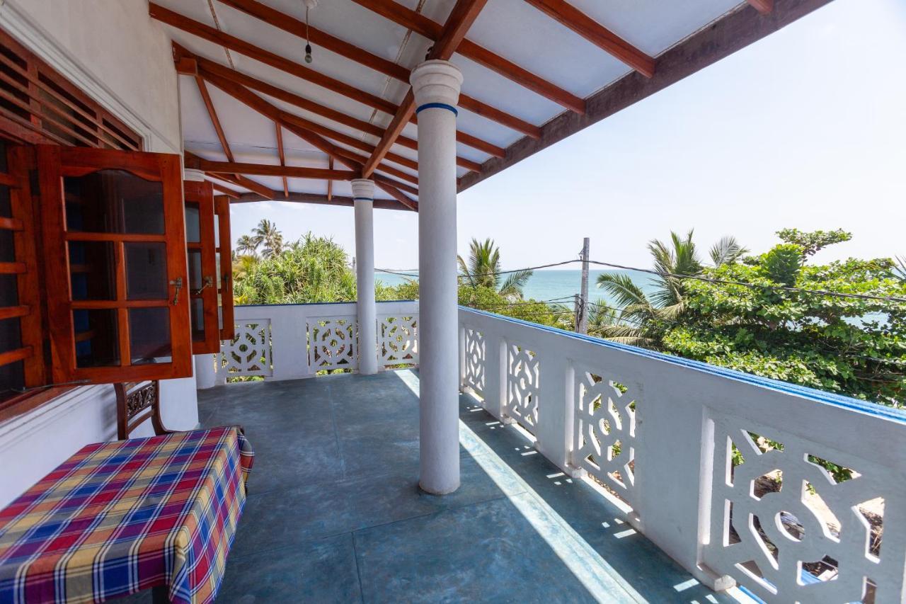 Bluewhale Beach Hotel Tangalle Exterior photo